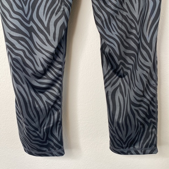 inner spirit animal print crop leggings Large - Picture 7 of 11